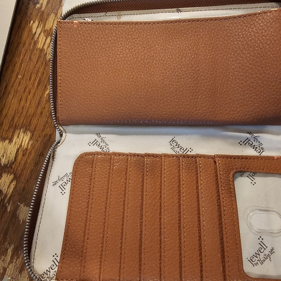 Jewell- by thirty one wallet - Picture 6 of 12